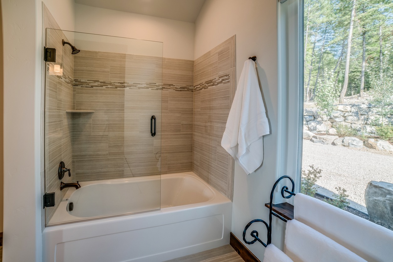Shower & Tub Repair in Accomac